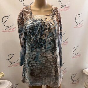 Cubism Top. Size Medium. Faux pleating. Pullover. Stretch. Watercolor. B40